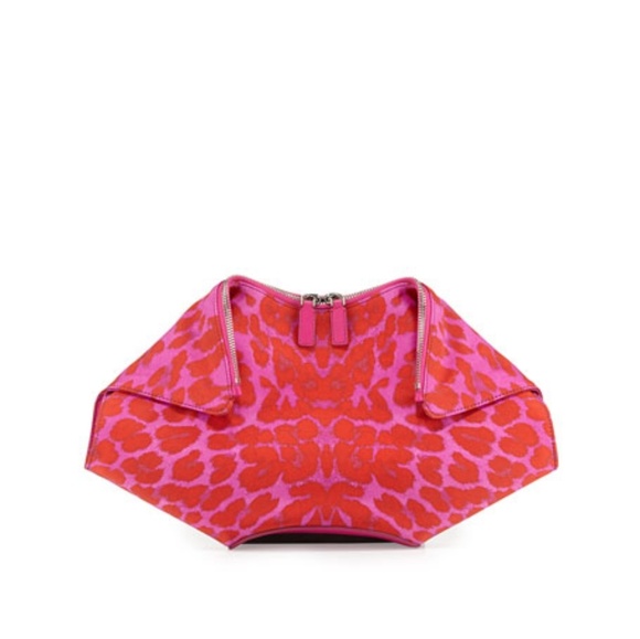 Alexander McQueen Handbags - ❣💕❤ Leopard Print Alexander McQueen De Manta ❤💕❣
